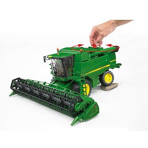 BRUDER John Deere Combine harvester T670i