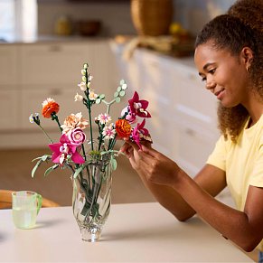 LEGO Icons Botanical Collection Pretty Pink Flower Bouquet 10342 – 749 Pieces