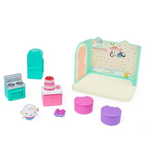 Spin Master Gabby's Dollhouse: Bakey with 'Cakey' Kitchen Cuisine 'Cakey' Deluxe Room Set (6062035)