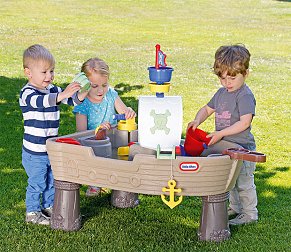Little Tikes Anchors Away Pirate Ship