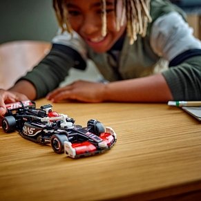 LEGO Speed Champions MoneyGram Haas F1 Team VF-24 Race Car 77250 – 242 Τεμάχια