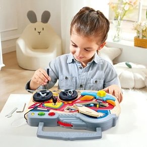Hape Ξύλινο Little Racer’s Busy Board – Πίνακας Δραστηριοτήτων για Παιδιά