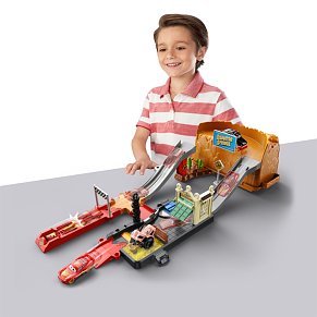 Disney Pixar Cars Race & Go Playset Τα Μπουζί της Ωραίας Ελένης