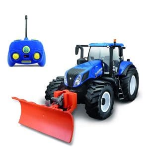 Maisto New Holland Tractor with Snow Plow